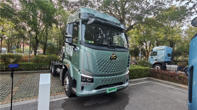 科学降重 智慧节气，乘龙H5V LNG牵引车成物流降本增效利器