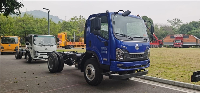 超低车身无惧限高，乘龙L2自卸车省心又能赚