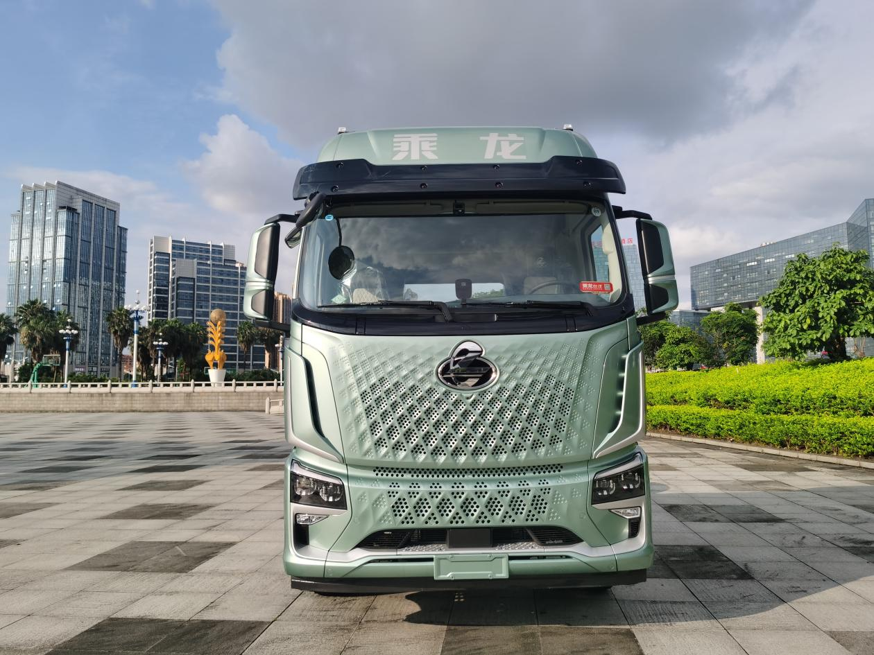 570大马力还省气！资源运输就选乘龙H5V LNG牵引车
