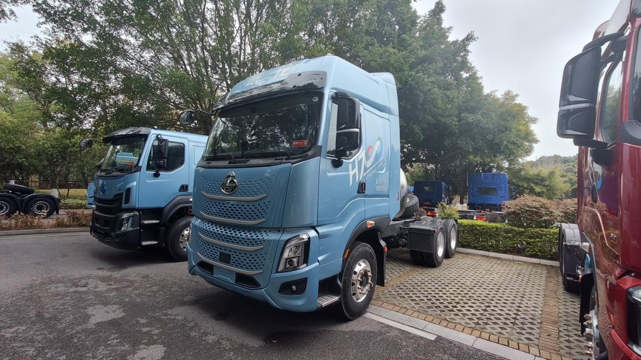 乘龙H7 Pro LNG牵引车：高效、经济的中长途资源散配创富利器