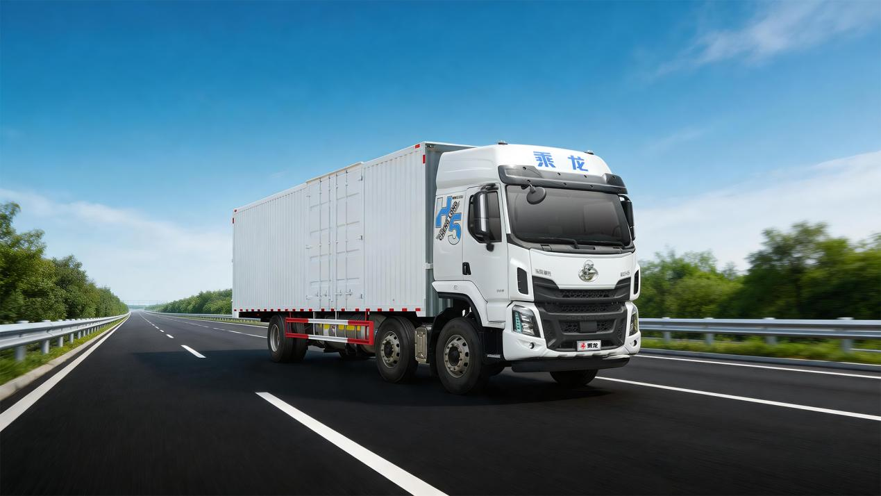 乘龙H5 6×2 LNG载货车：合规多拉半吨货 省气跑车收益翻倍