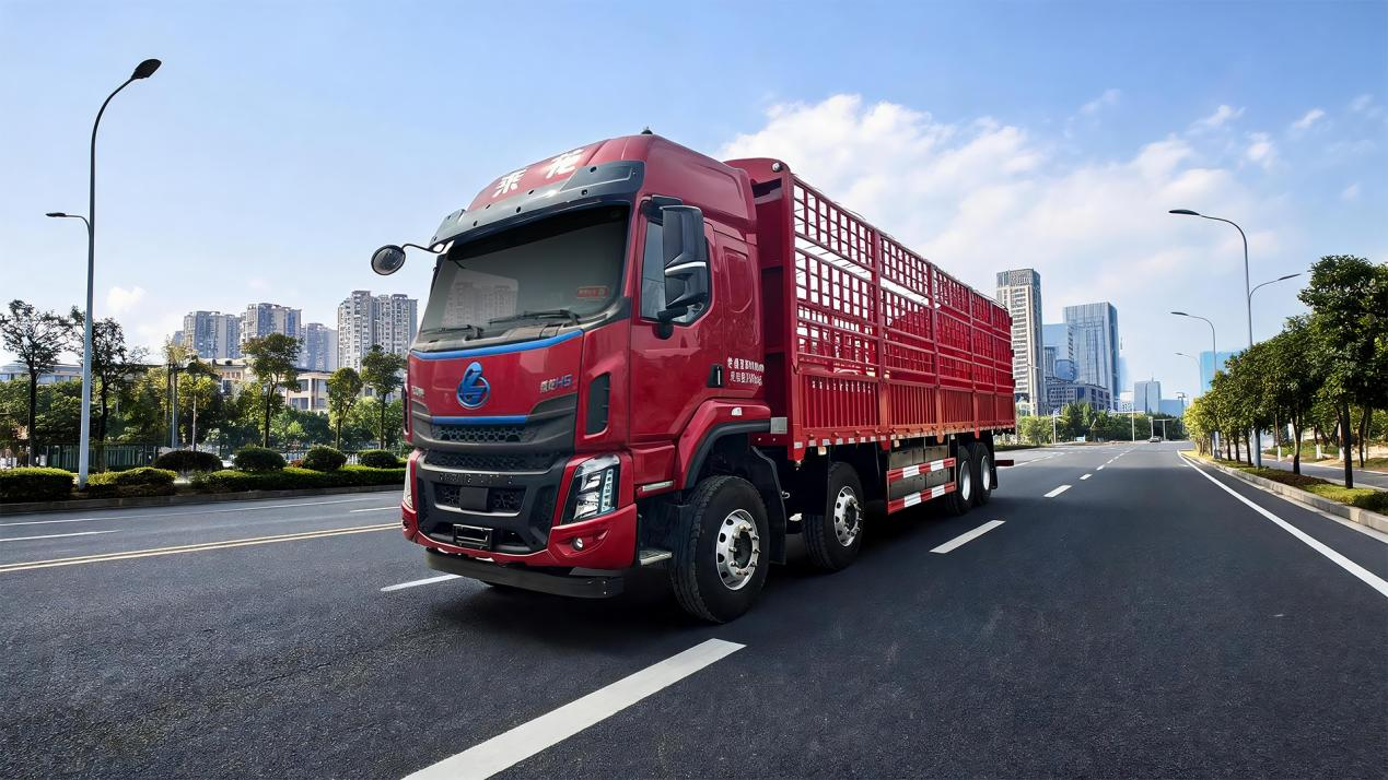  每年能省18万 选乘龙H5 8×4纯电载货车多拉快跑轻松创富